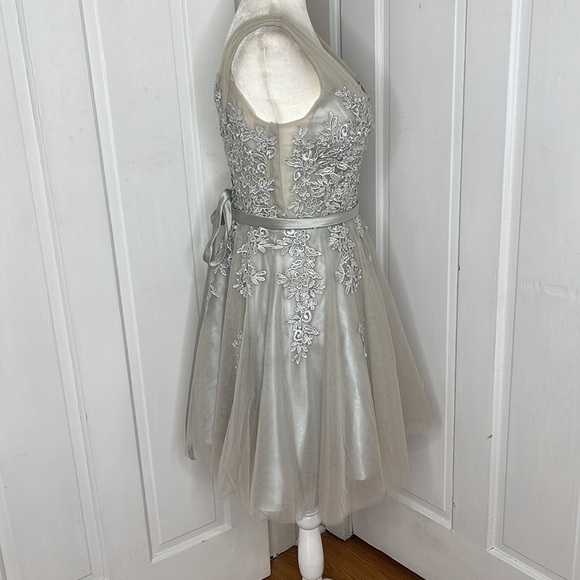 A-line Knee-length Tulle Prom Dress with Appliqués - Picture 3 of 15